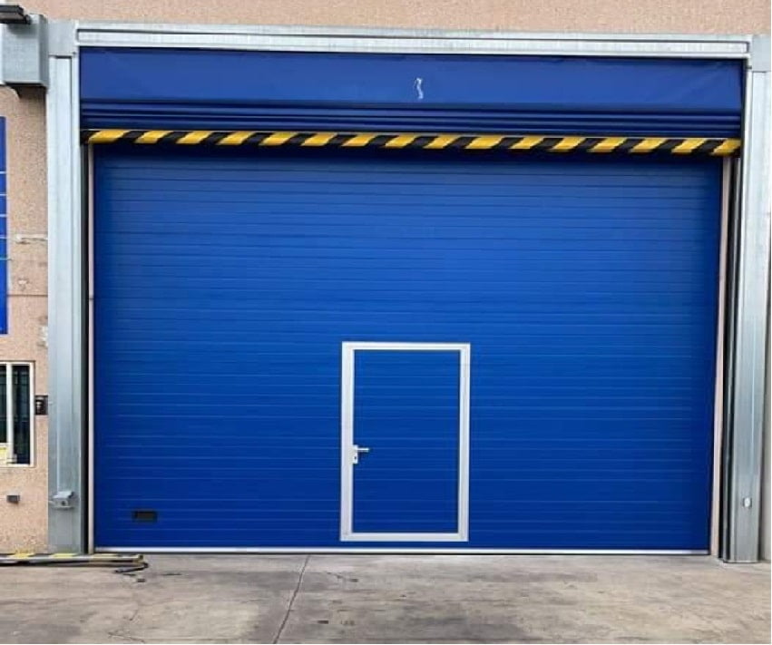 Puerta seccional industrial en Burjassot