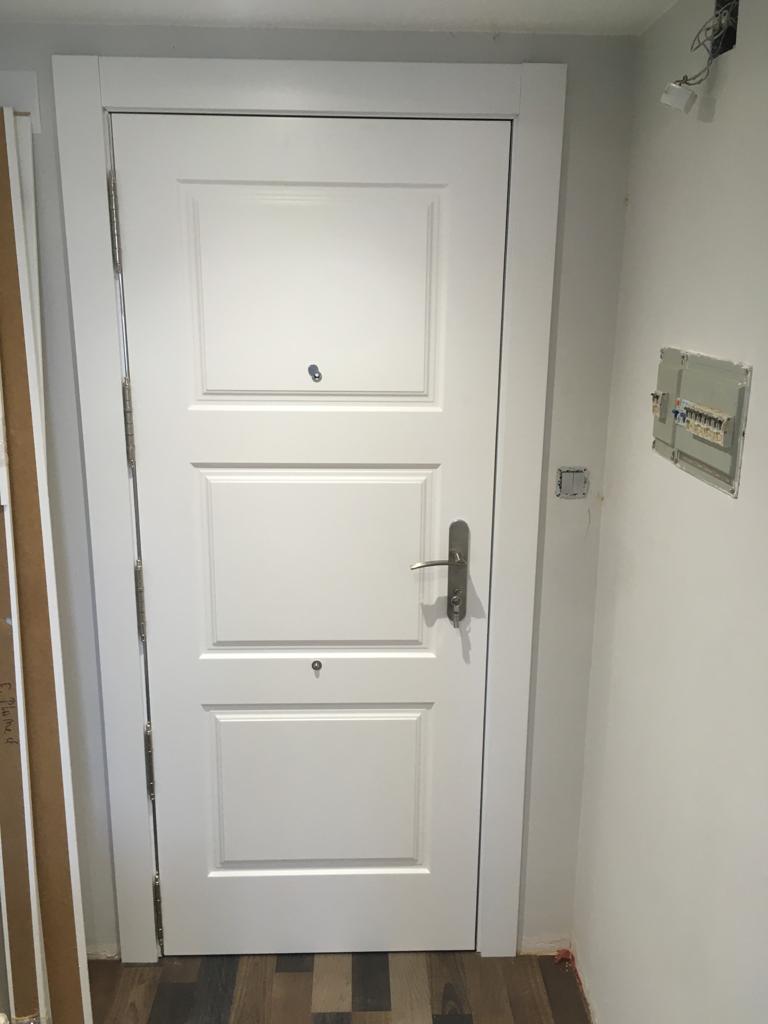 PUERTA ACORAZADA EN Burjassot